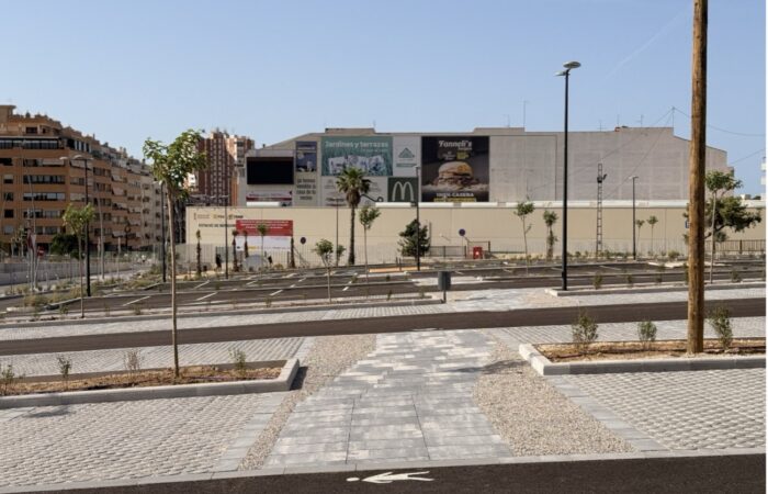 Vista general del aparcamiento disuasorio de El Moralet junto a la estación de TRAM de Benidorm